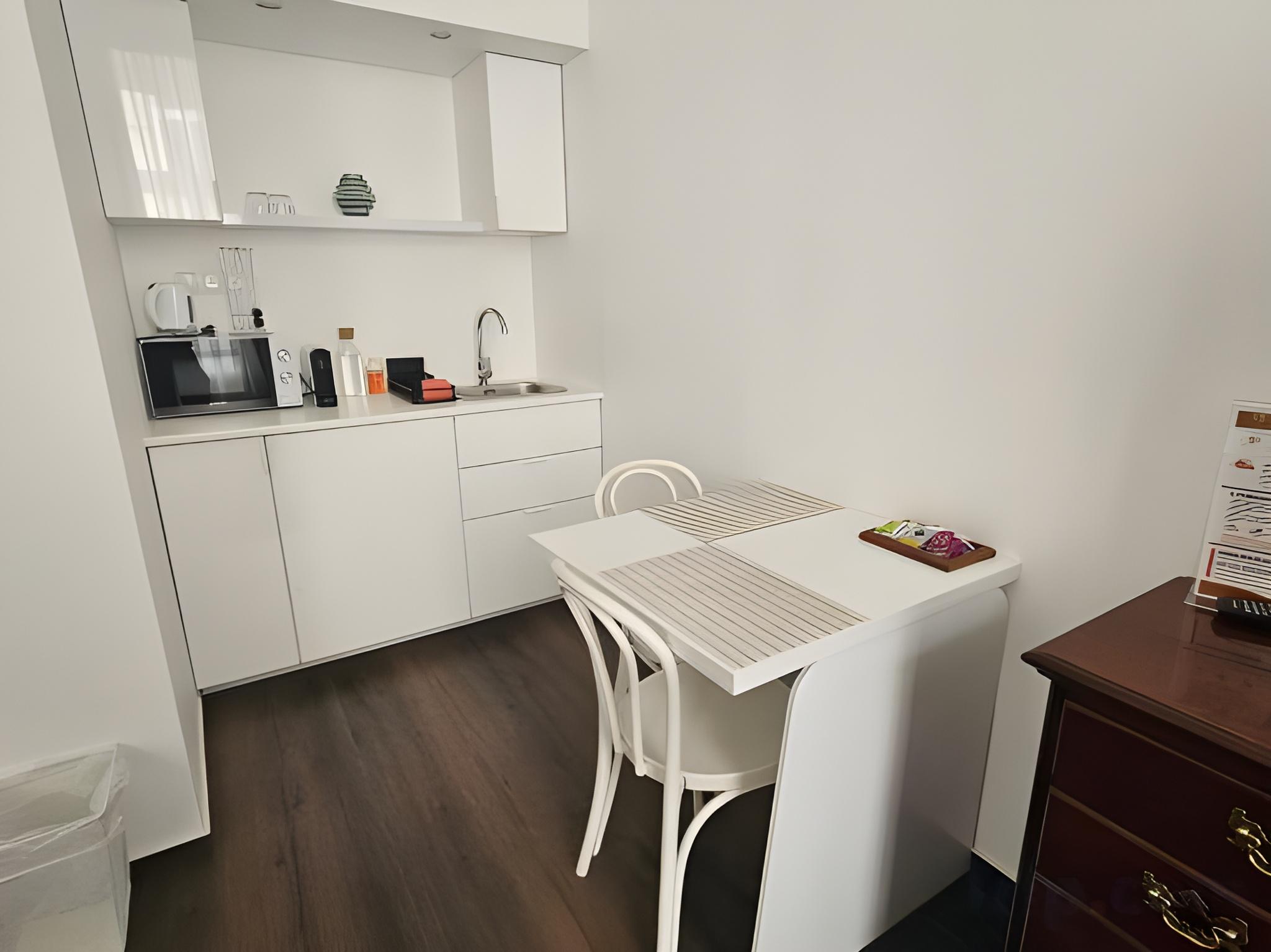 OPERA16 Guestrooms 27/37