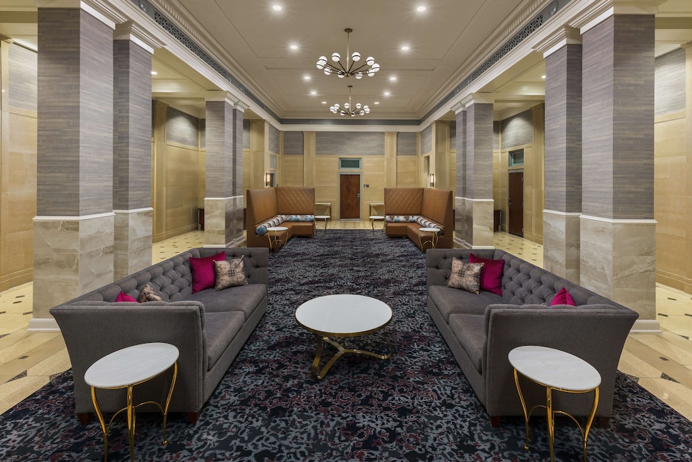 Hampton Inn and Suites Baltimore Inner Harbor 33/41