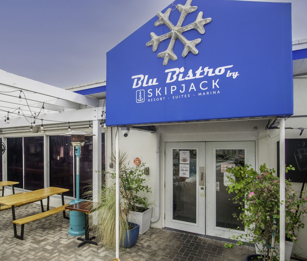 Skipjack Resort Marina 4/70