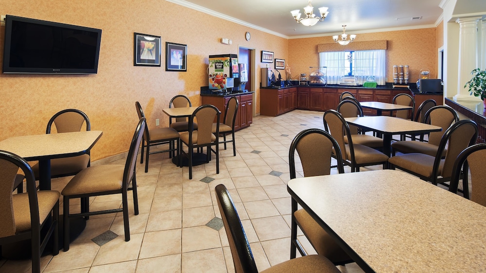 Best Western Henrietta Inn & Suites 29/33