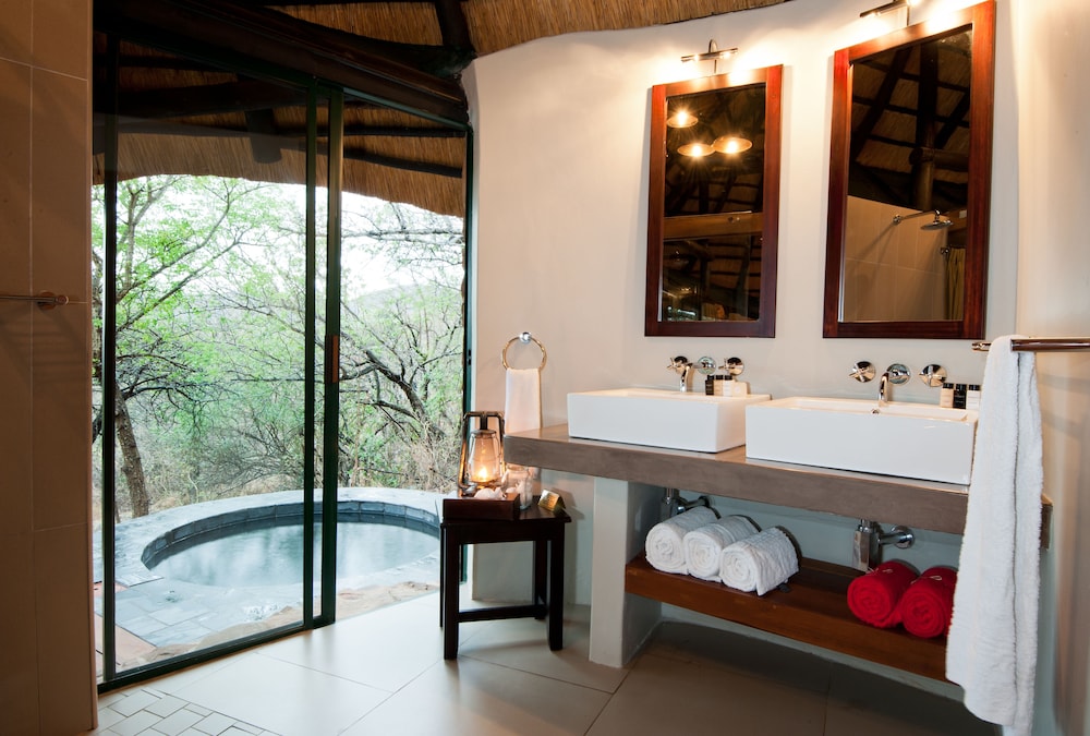 Leopard Mountain Safari Lodge 10/74