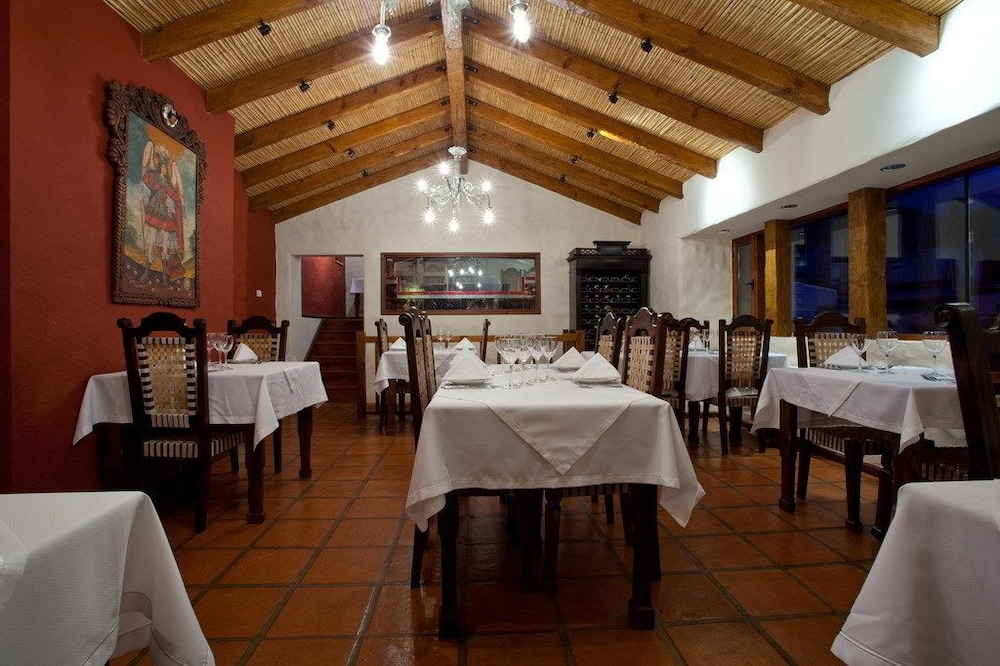 Marques de Tojo Hotel 54/63