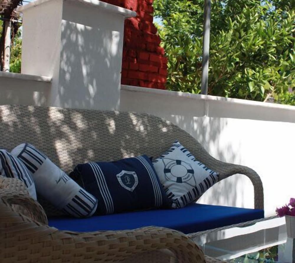 Rota Hotel 7/50