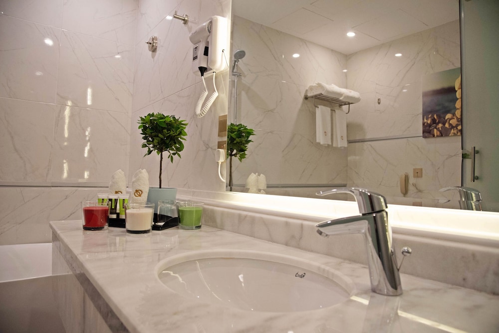 فندق بيت الزمرد(Emerald hotel) 46/50