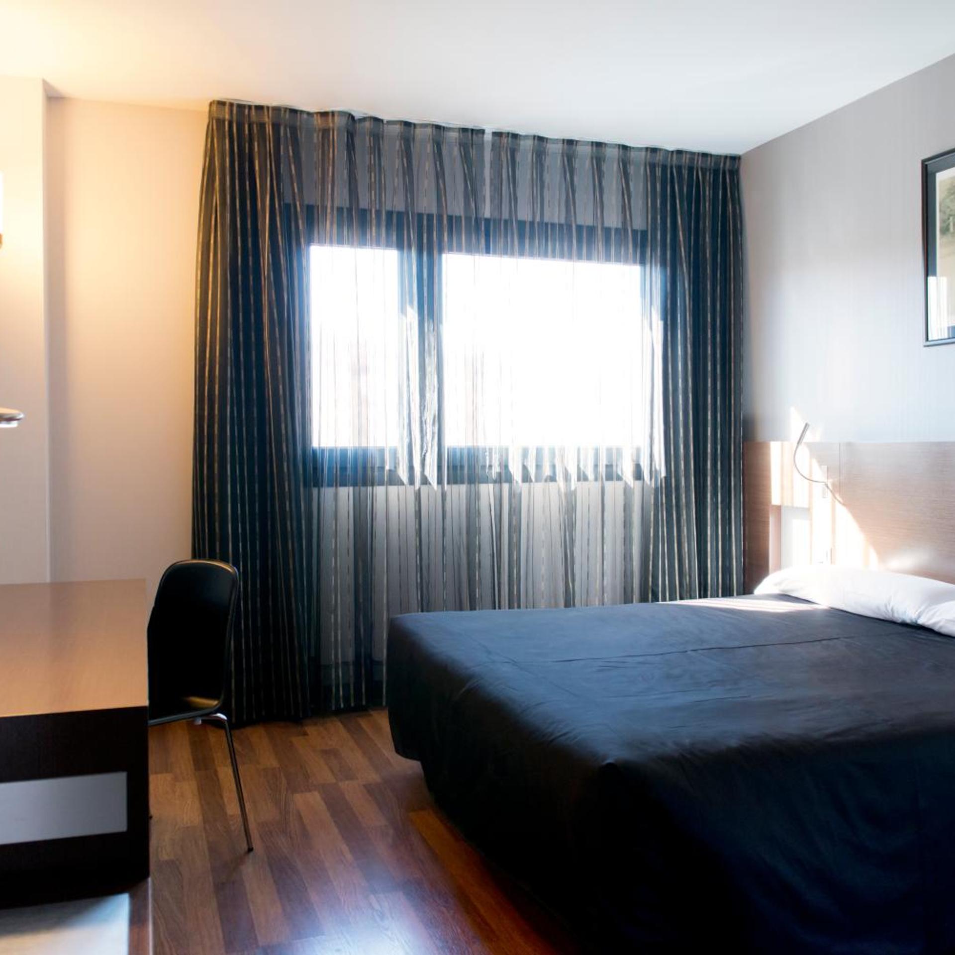 Room, Single, Double Bed