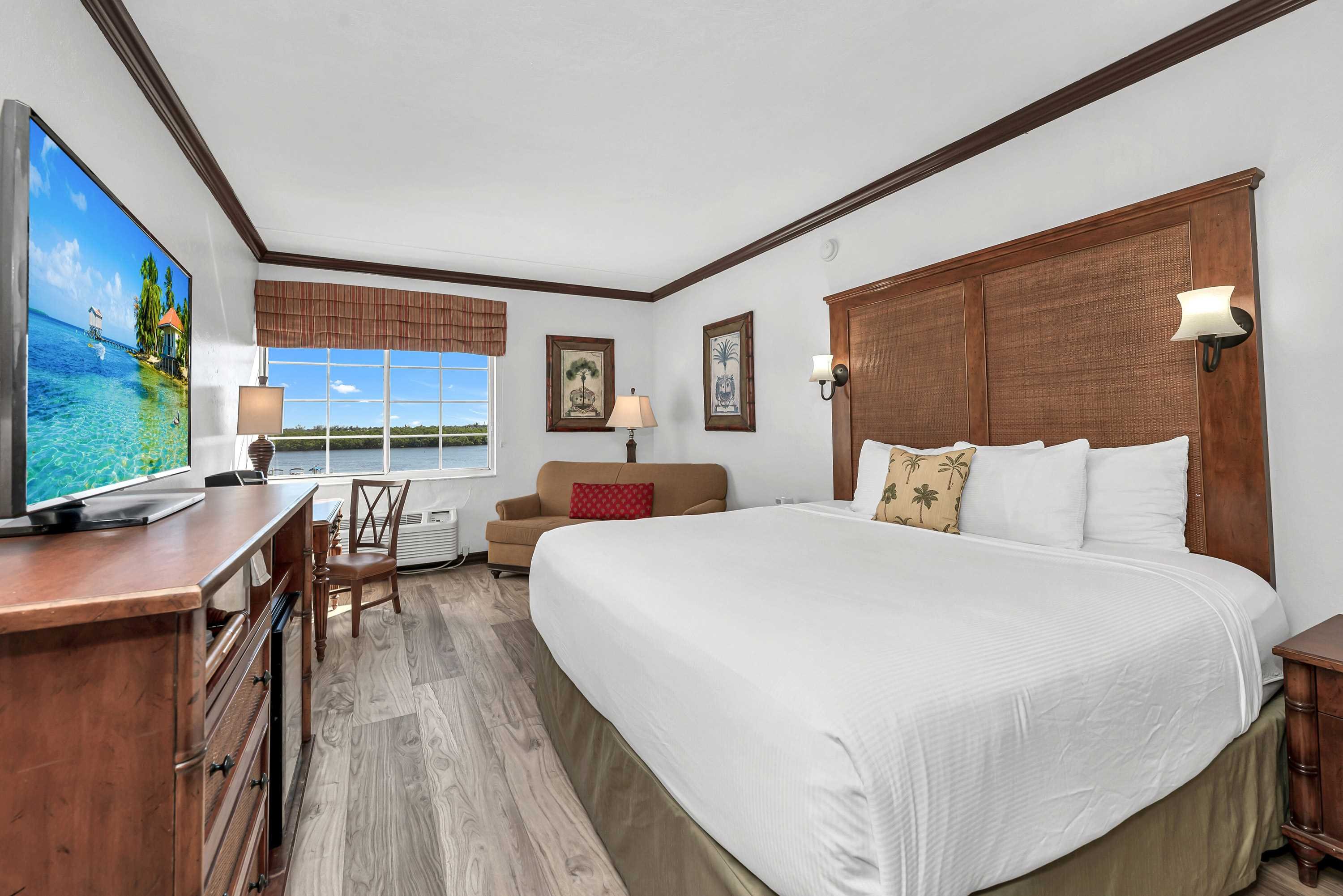 Bayfront Inn 5th Avenue 8/50