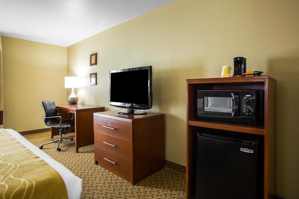 Comfort Inn & Suites Springfield I-44 37/38