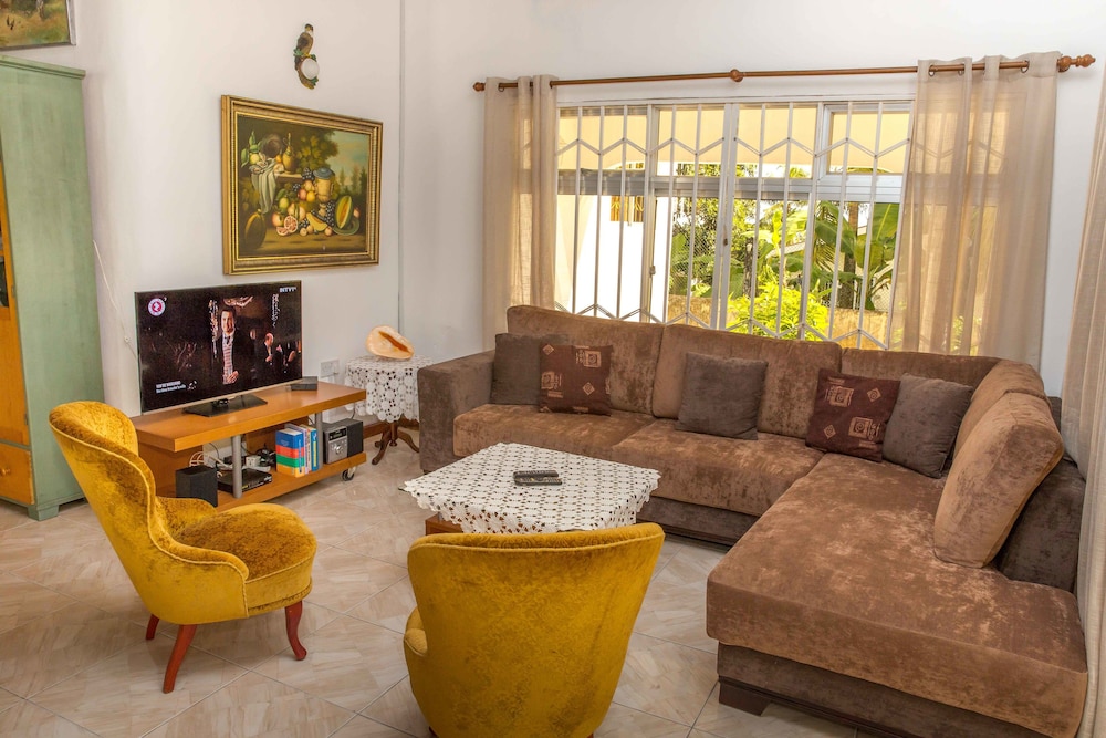 The Orchard Self-Catering Villa 28/50