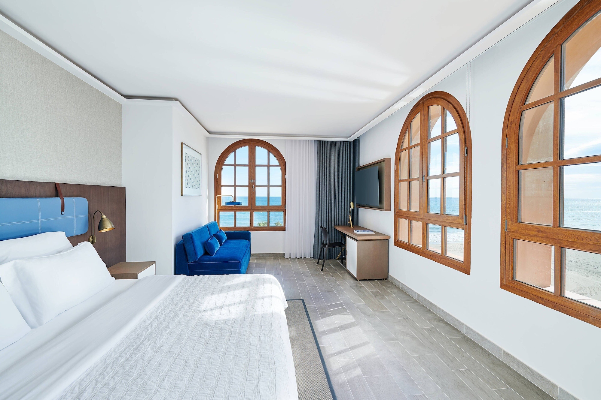 Junior Suite, King Bed, Beach Front