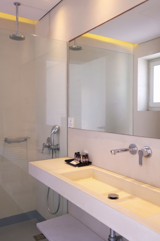 Relux Ios Hotel 73/74