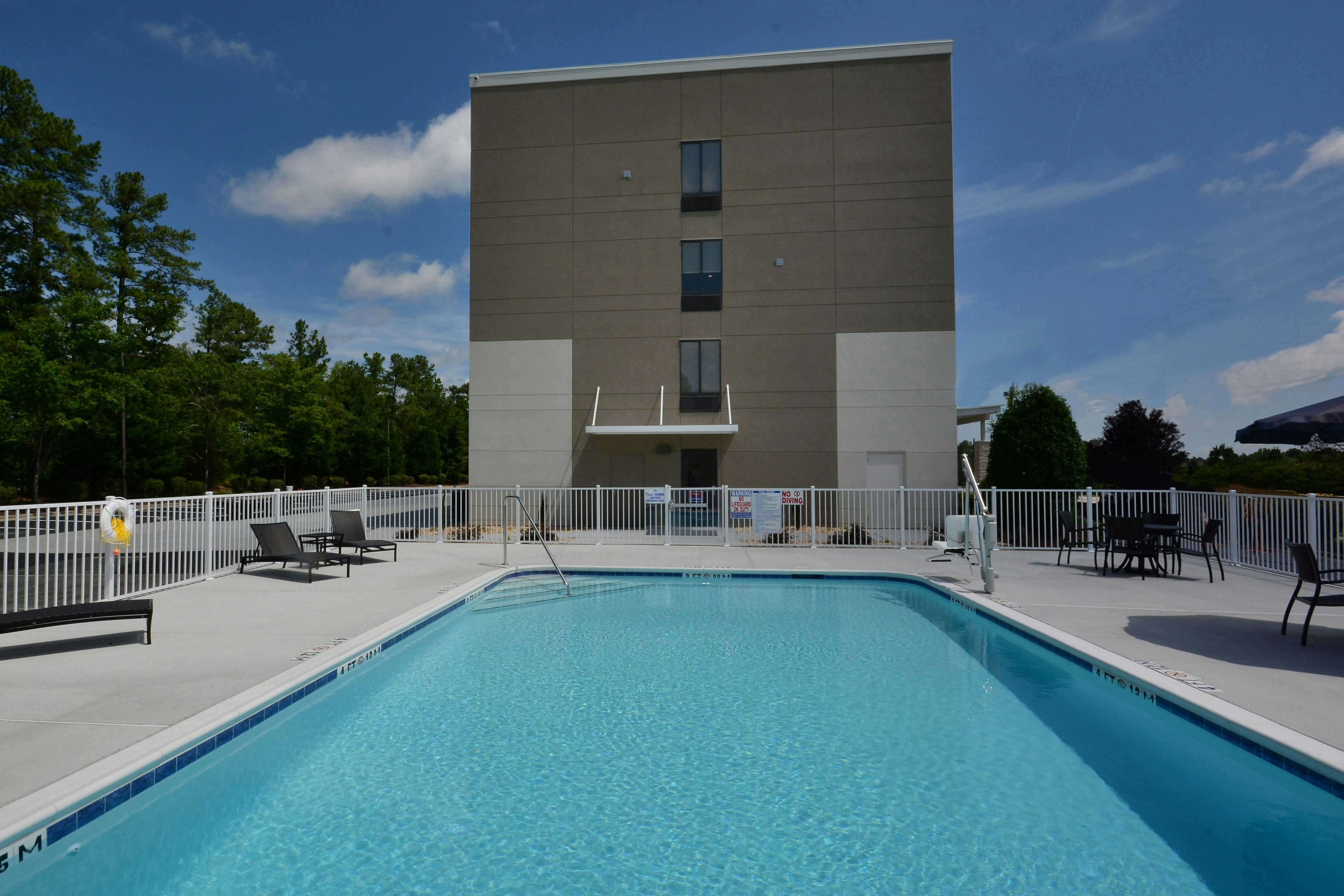 Holiday Inn Express Hotel And Suites Research Triangle Park 20/30