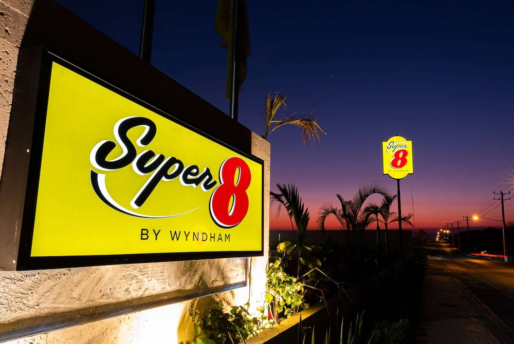 Super 8 by Wyndham Manzanillo 2/50