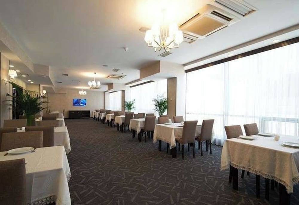 Crossway Hotel Baku 49/60