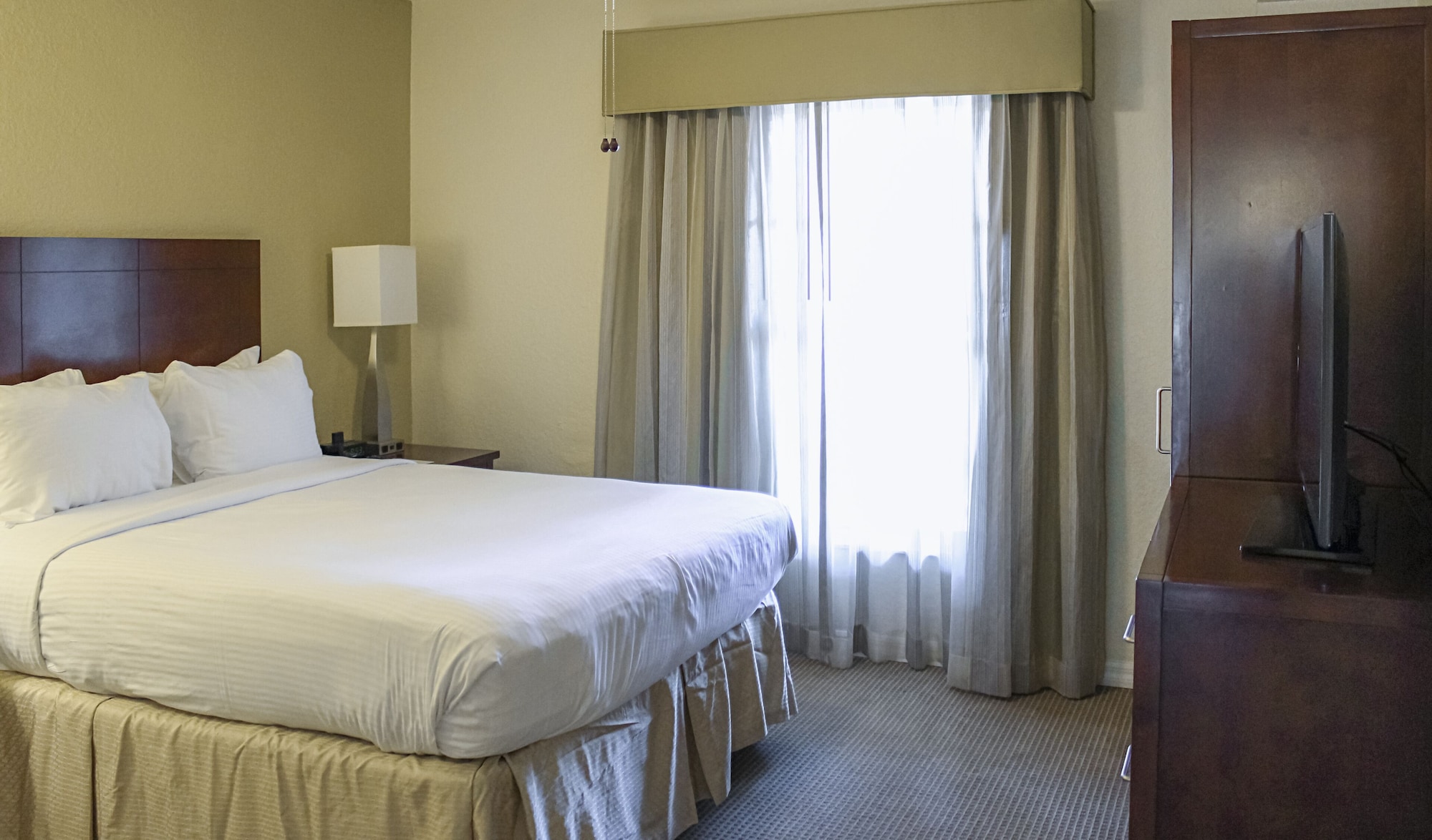 2 BEDROOMS, SUITE, 1 KING AND 2 QUEEN BEDS, SOFA