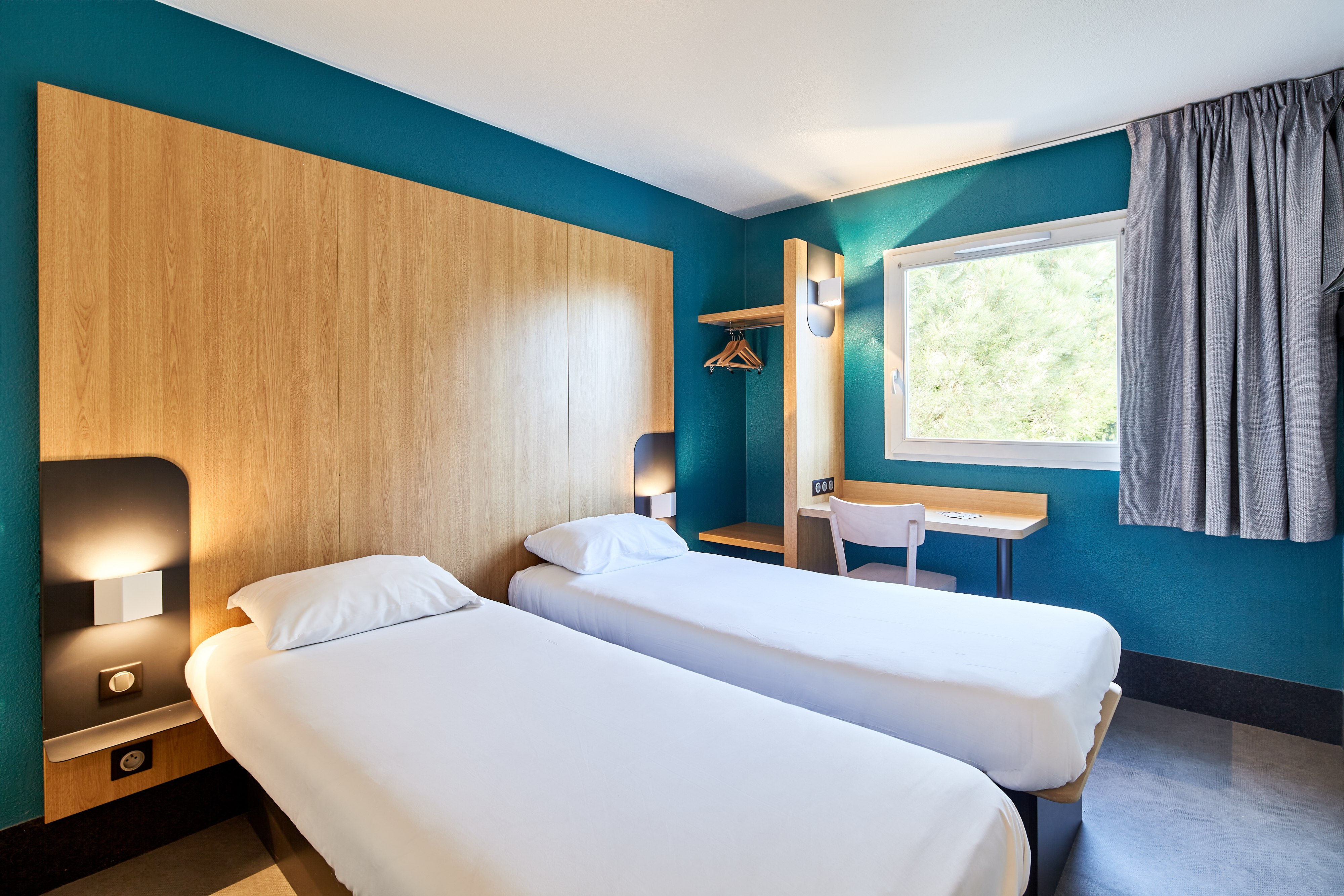 Standard, Twin Beds