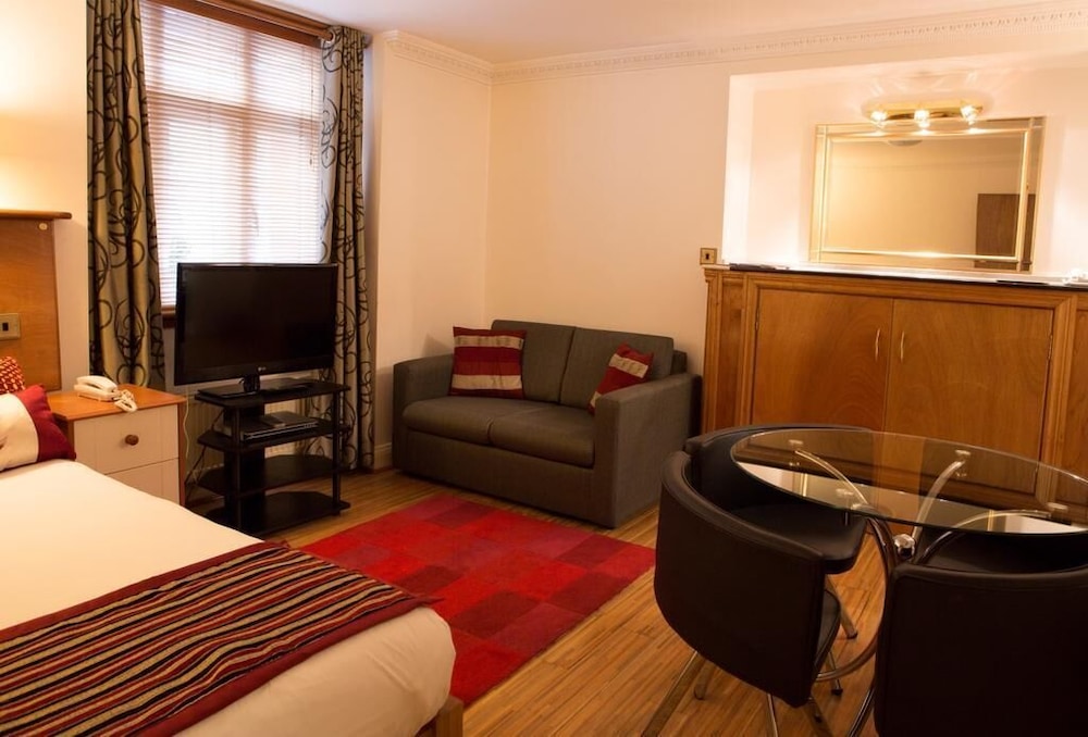 Westpoint Hotel 34/50
