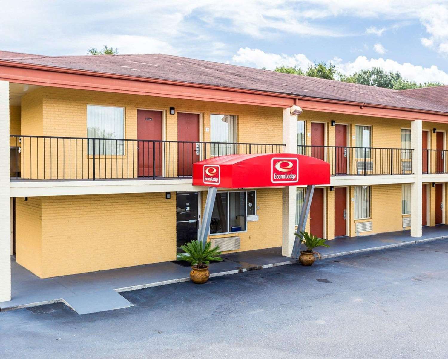 Econo Lodge Coliseum 2/6