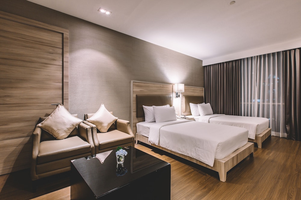 Adelphi Suites Bangkok 27/69