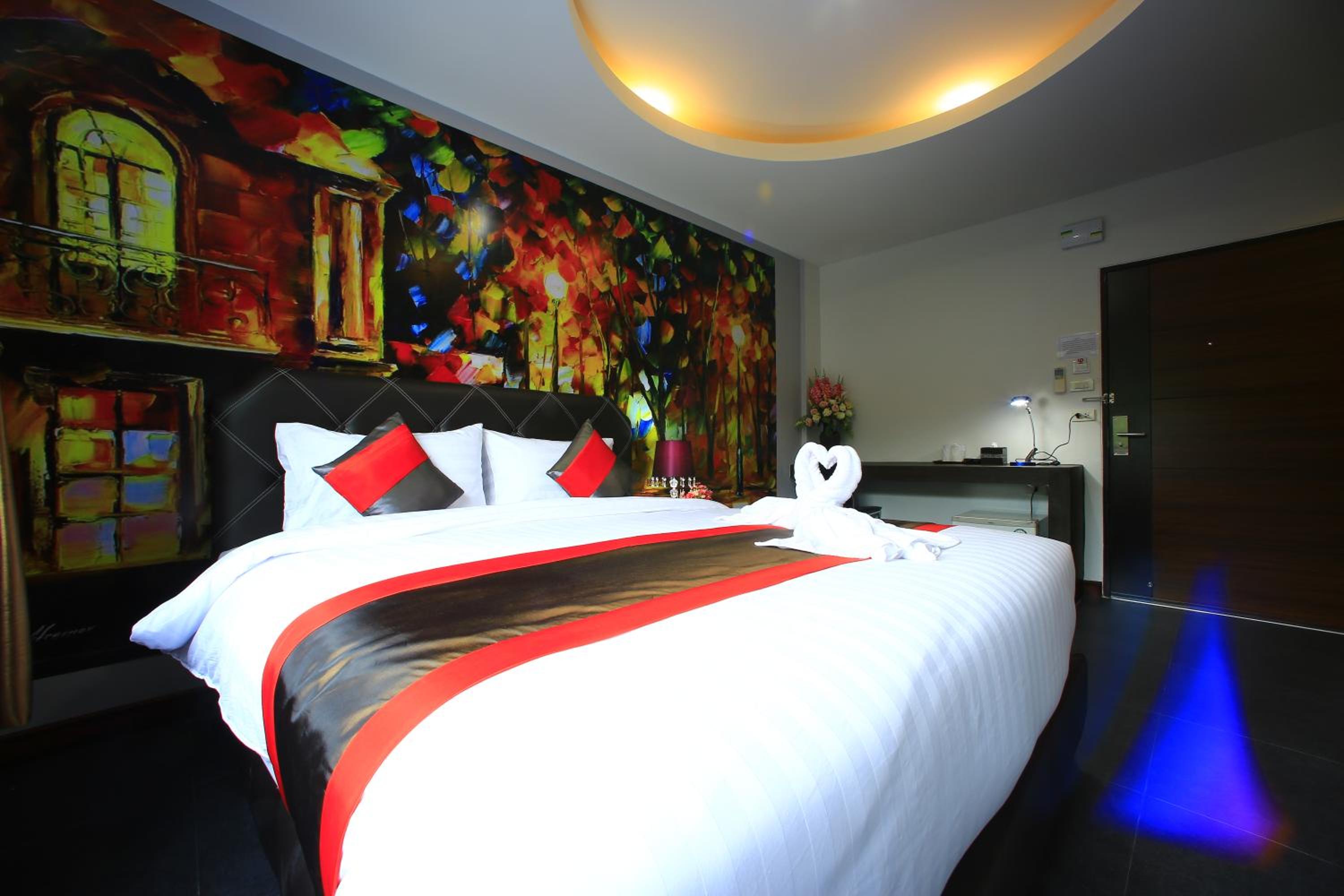 D11 Hotel 7/56