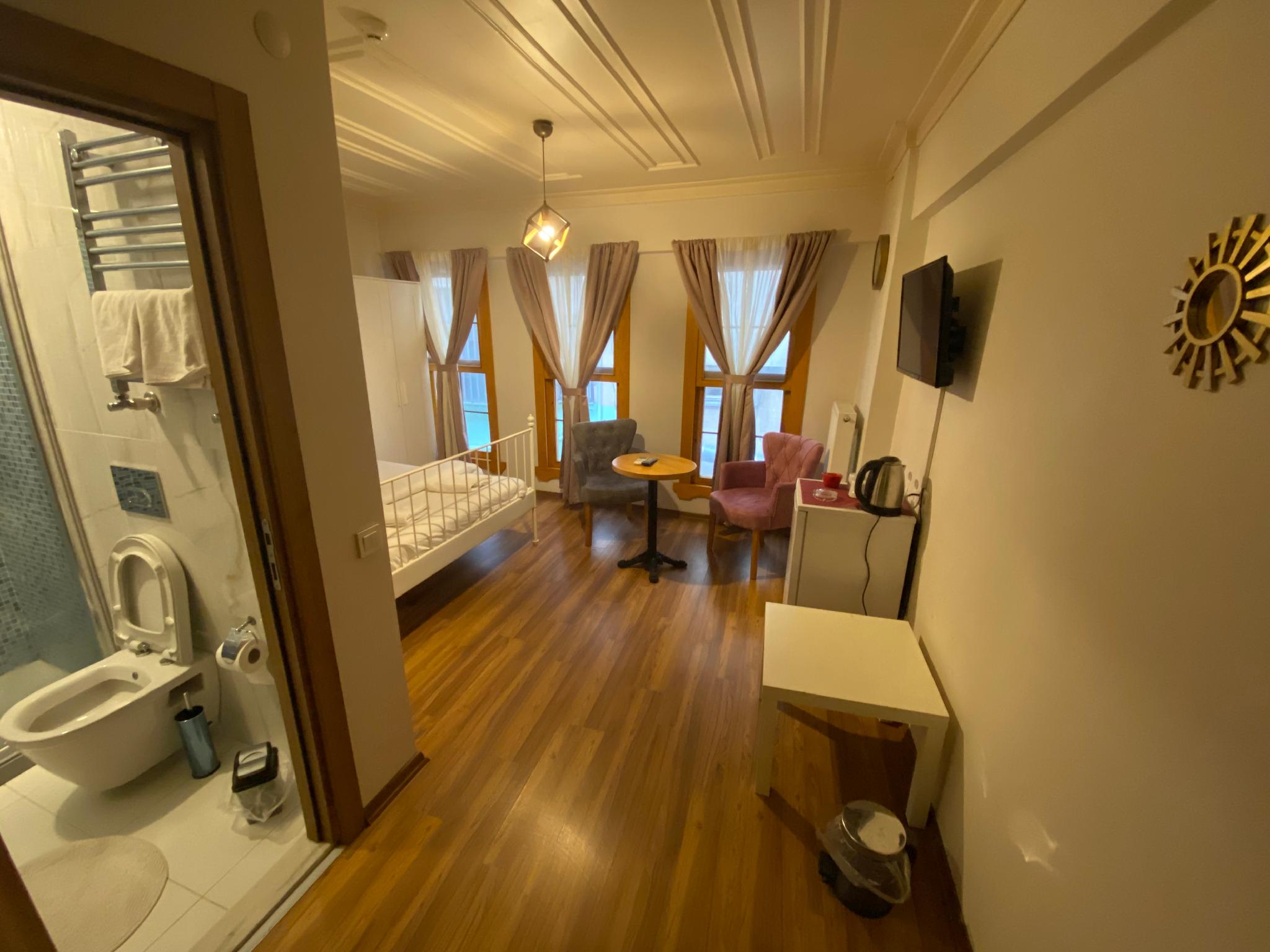 Room, Double Bed