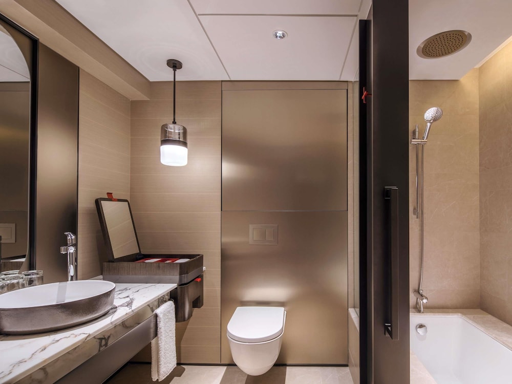 Swissotel The Stamford 48/50