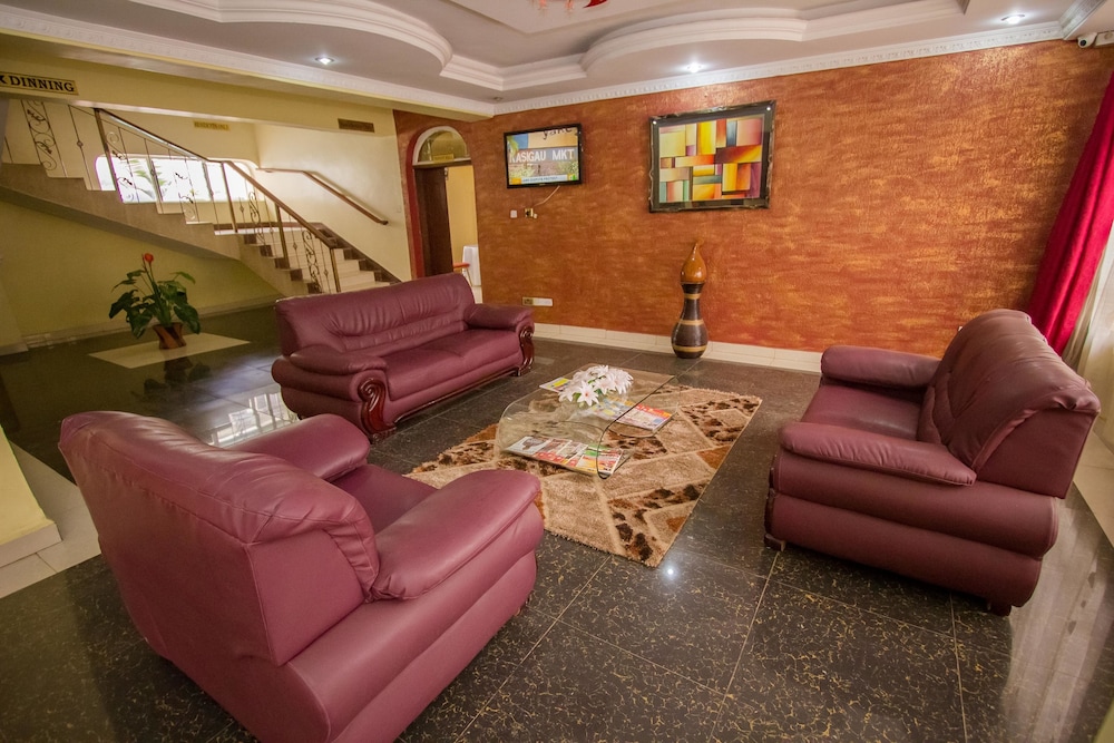 Hillcourt Resort Spa 49/76