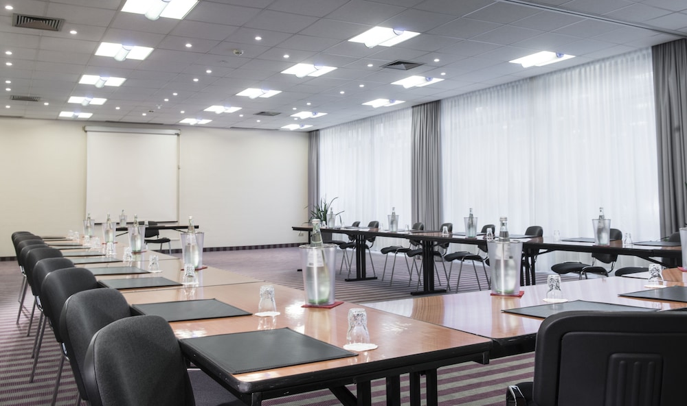 Mercure Hotel Dusseldorf Neuss 45/47