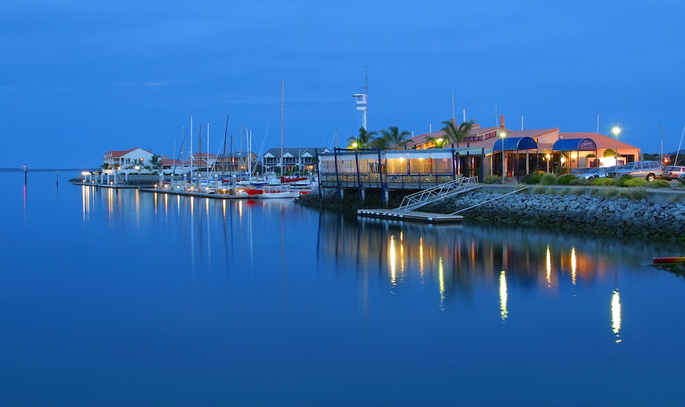 The Marina Hotel 58/66