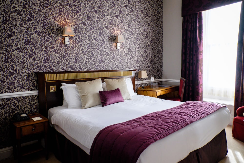 Old Hall Hotel 28/70