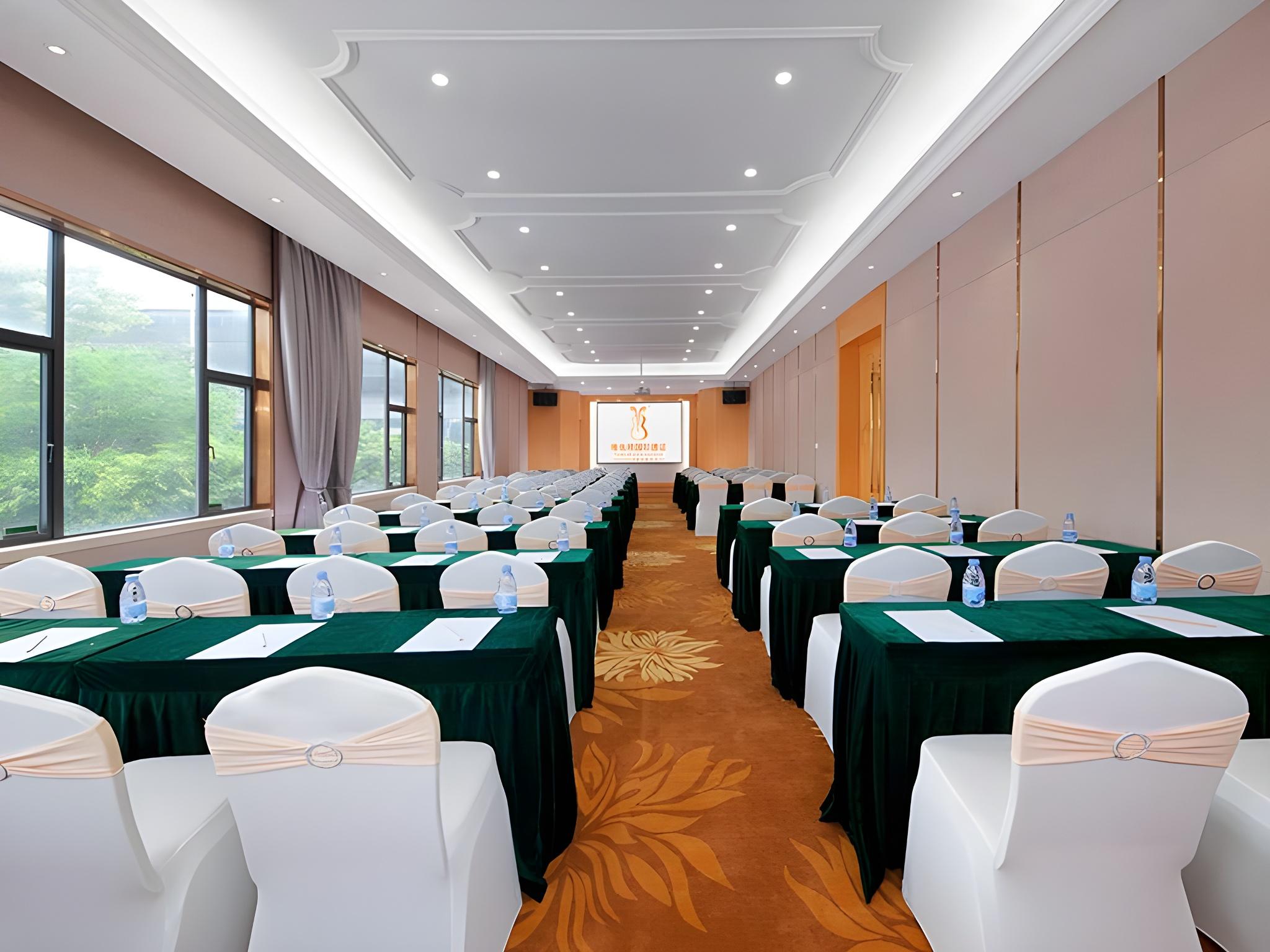 Vienna International Hotel (Shenzhen Airport Hangcheng) 32/36