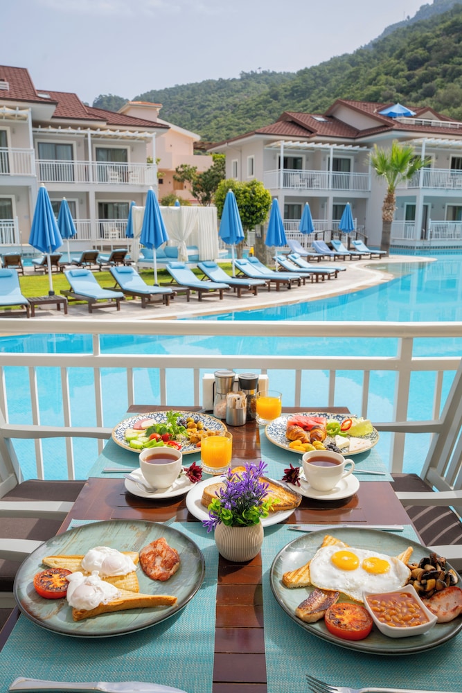 Mozaik Swim Up Hotel and Apartments 34/50