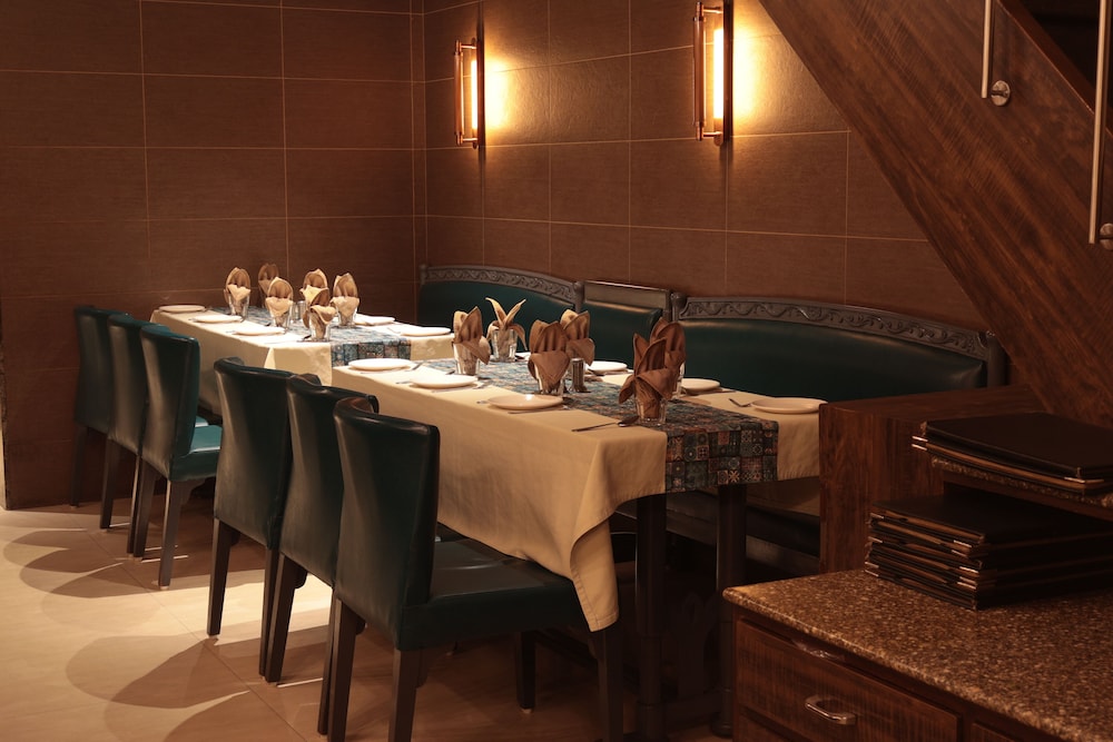 OYO Rooms Thaltej SG Highway 34/51