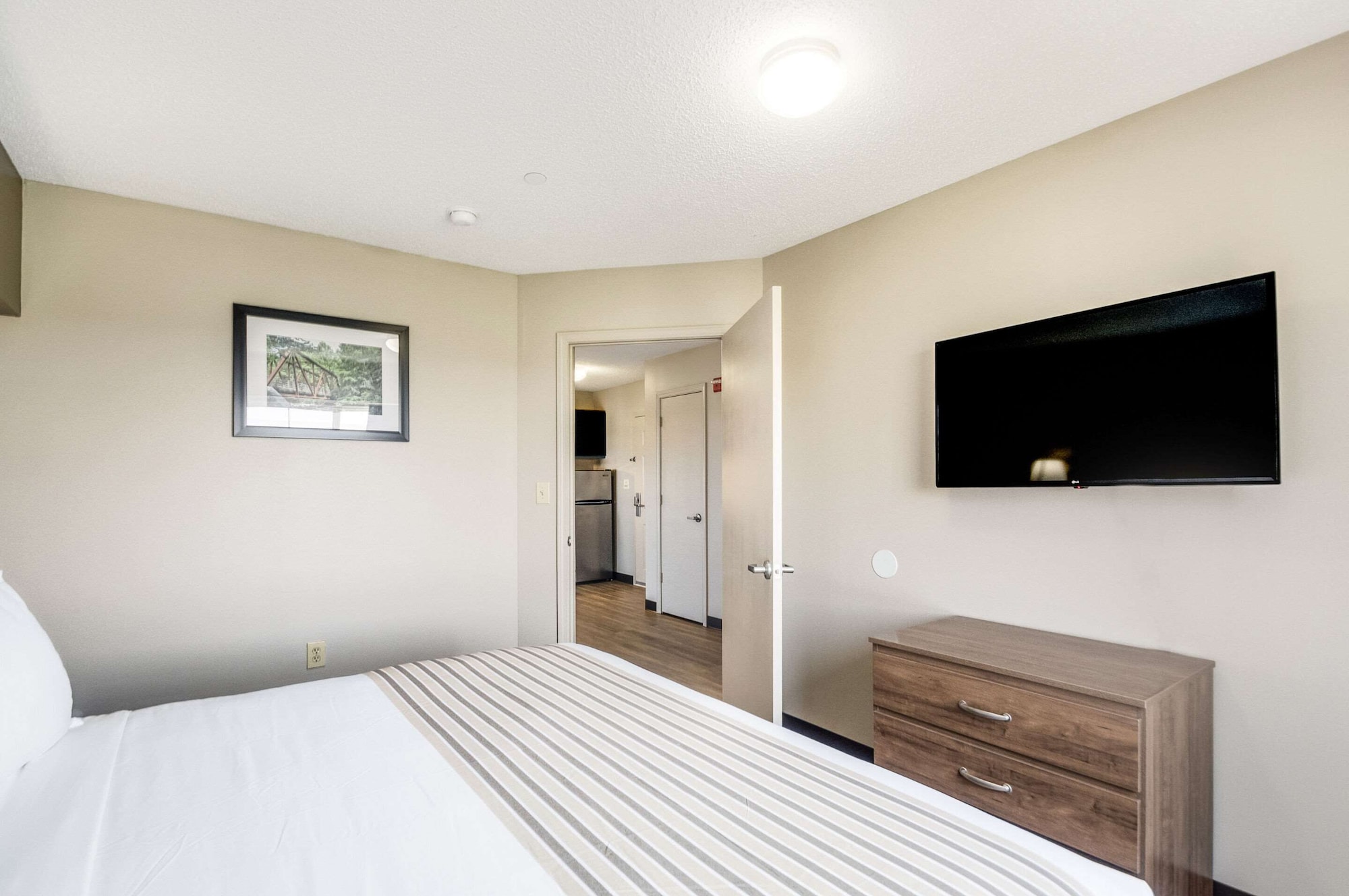 Efficiency, King Bed, Sofa، Suburban Studios Sterling - Washington Dulles 2/5
