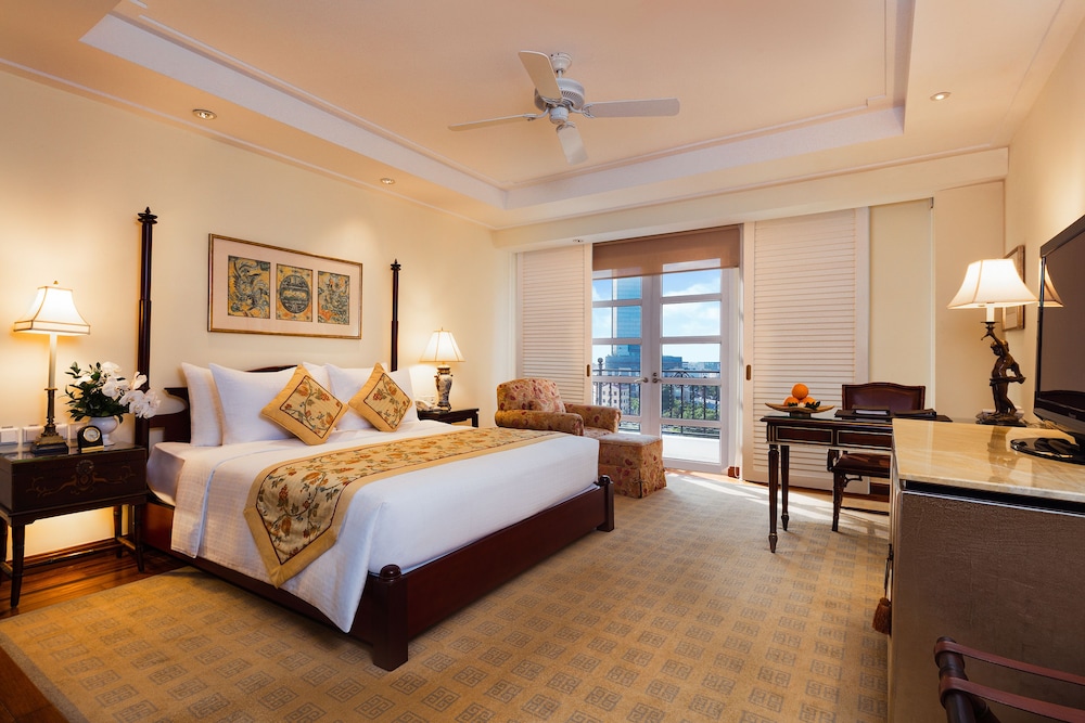 Indochine Palace 24/70