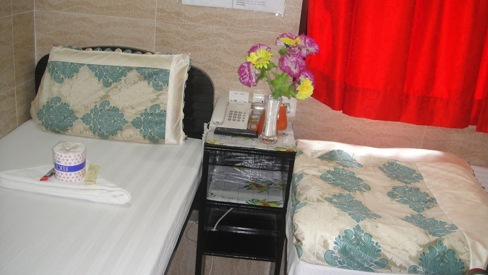 Philippine Hostel 6/45