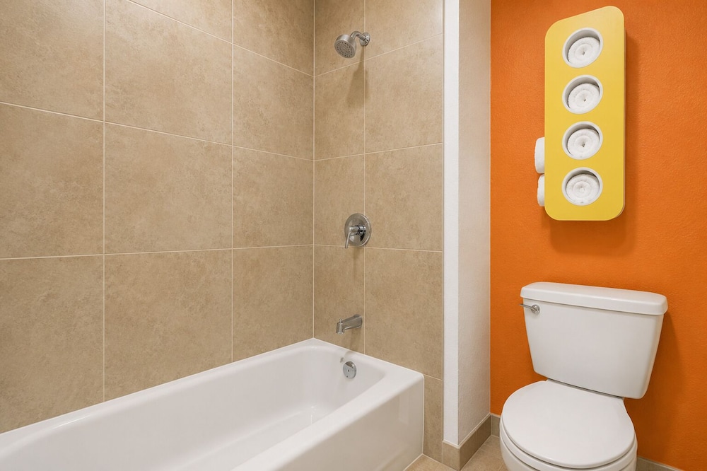 Motel6 Bakersfield, CA - Airport 59/63