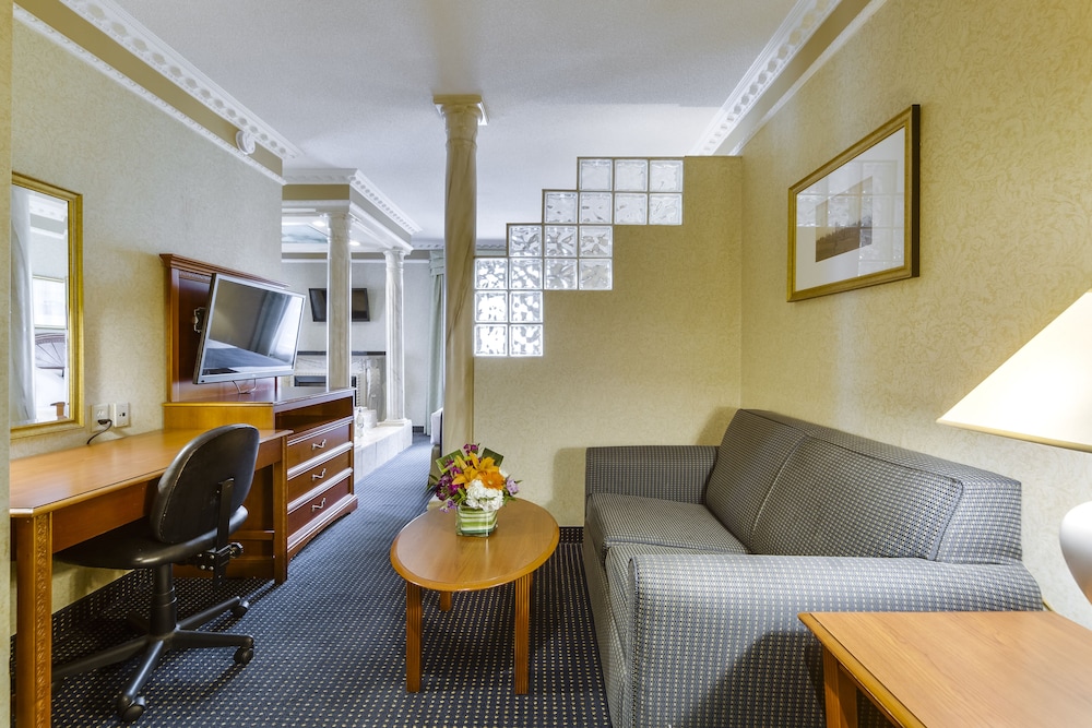 Monte Carlo Inn Toronto West Suites 43/65
