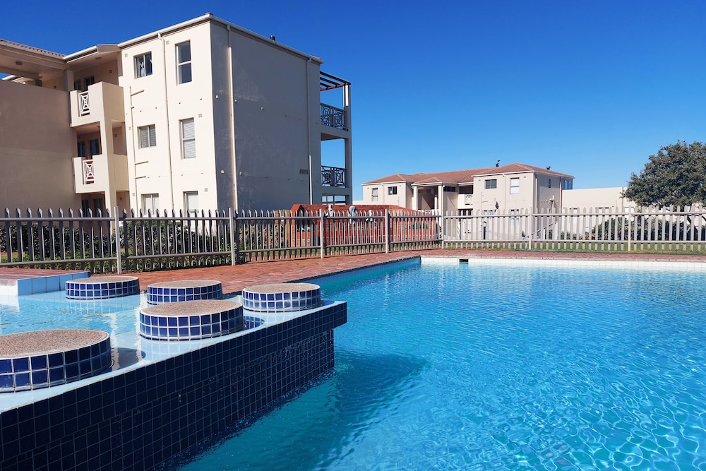 Hermanus Beach Club 42/50