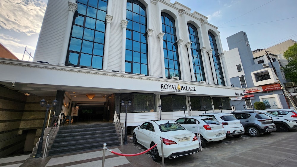 HOTEL ROYAL PALACE 45/54