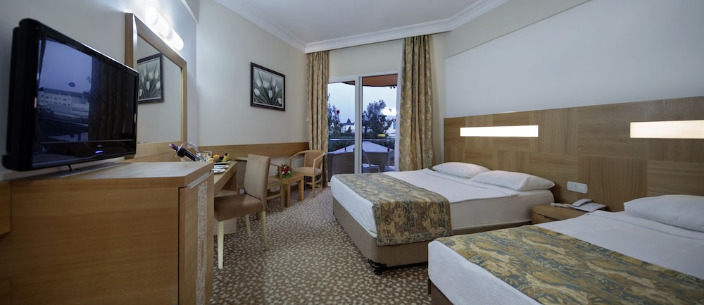 Saphir Hotel And Villas 37/90