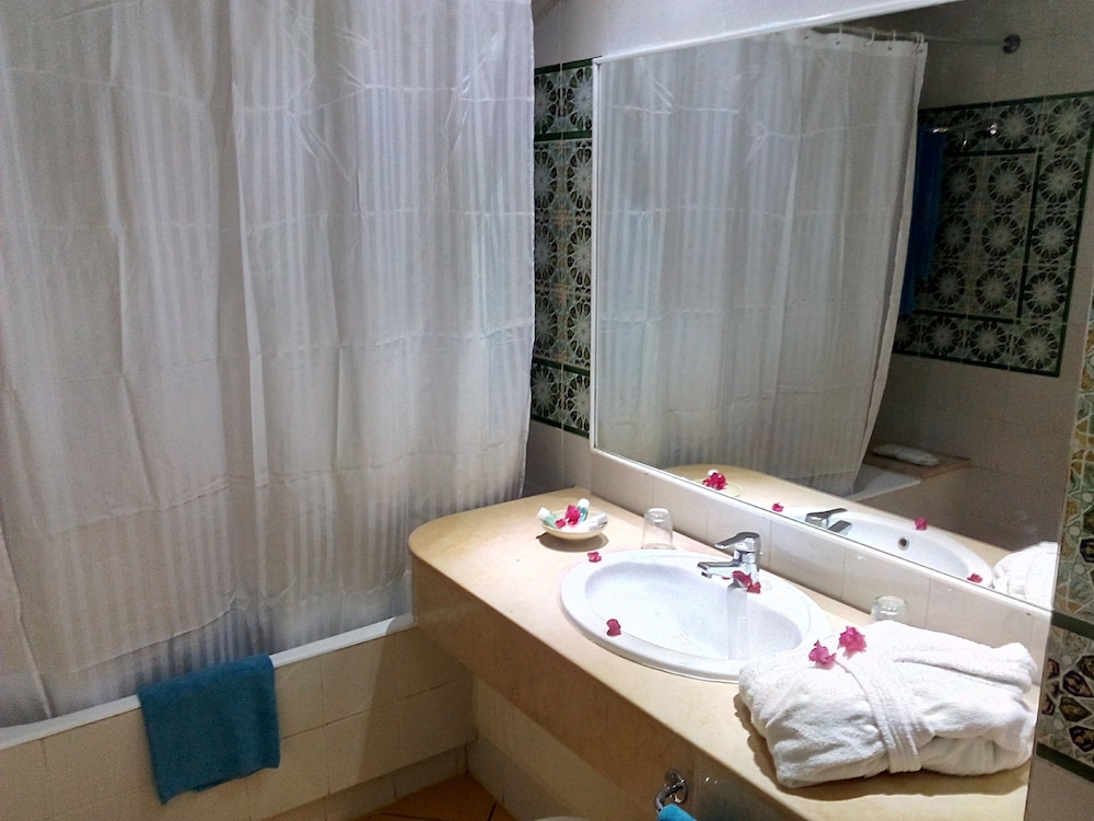 Tunisia Lodge 31/32