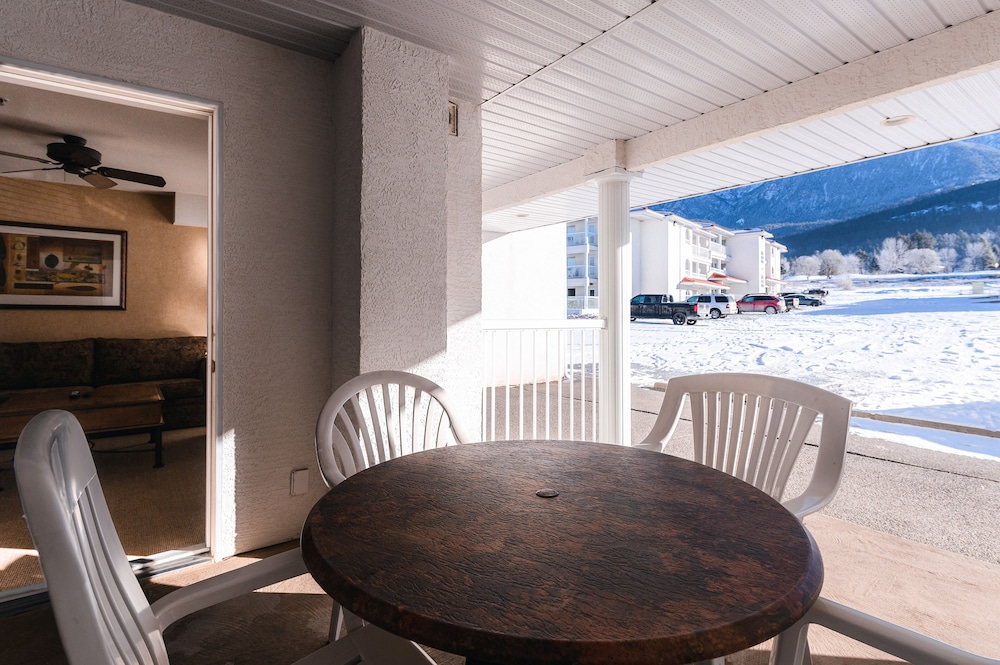 Mountain View Suites at Fairmont Hot Springs 48/63