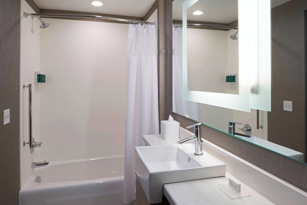 جناح بسريرين كوين مع أريكة، SpringHill Suites by Marriott East Lansing University Area 4/5