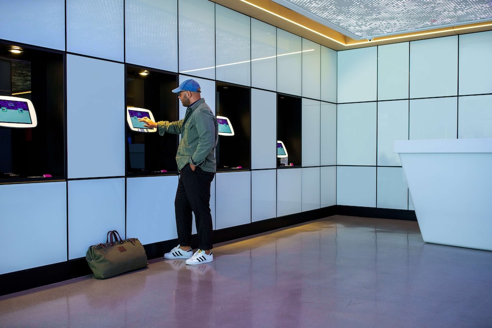 YOTEL Washington DC, Select by Hilton 5/50