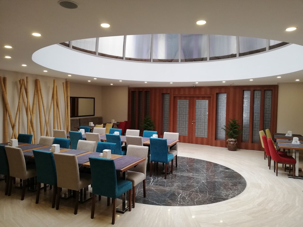 Piskin Hotel 26/30