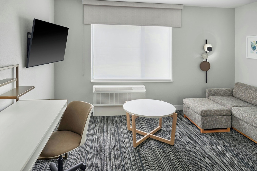 TownePlace Suites by Marriott Lansing North 35/43