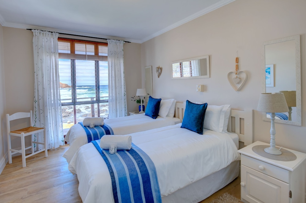 5 BEDROOMS, MIDDLE FLOOR