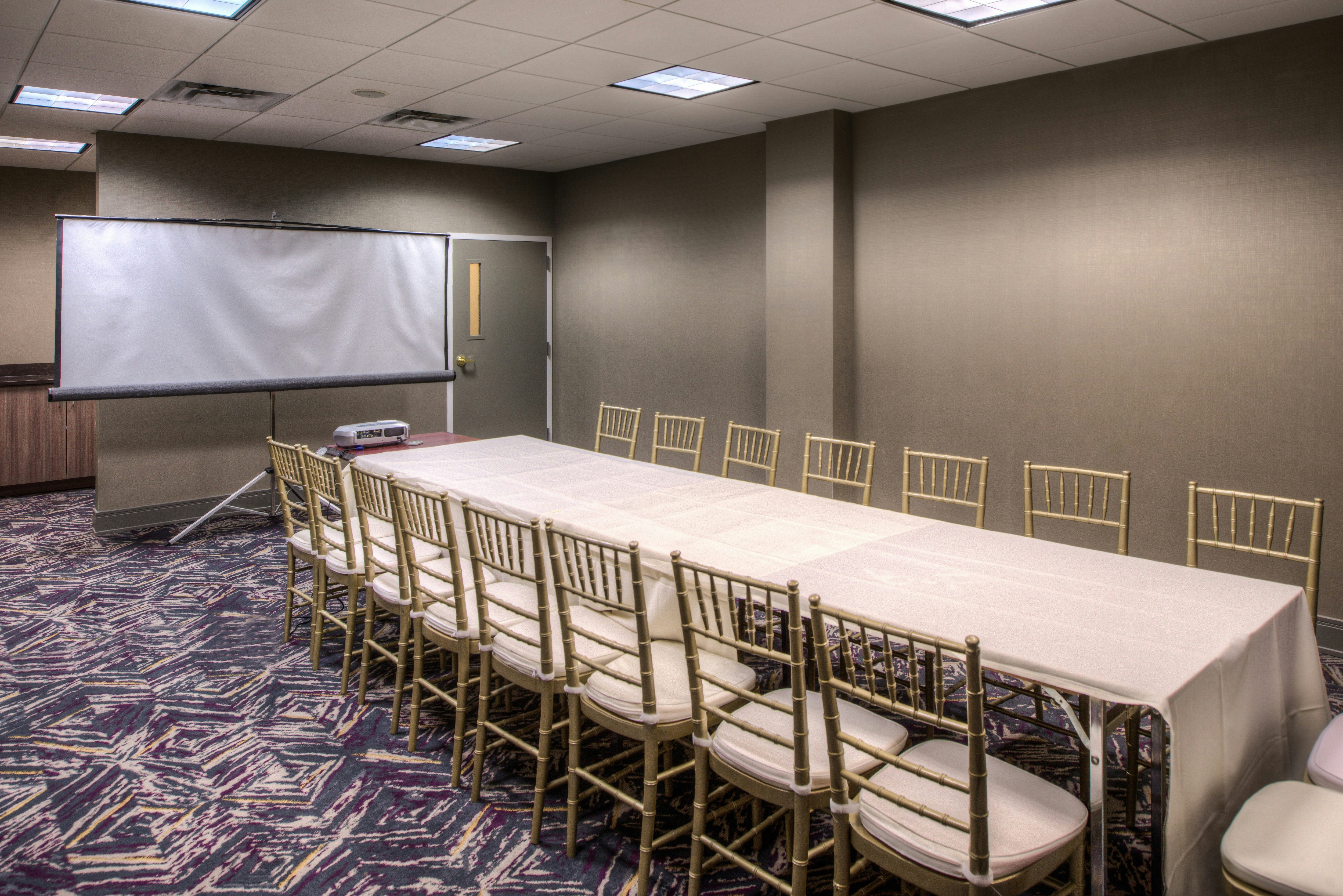 Doubletree By Hilton Utica 69/79