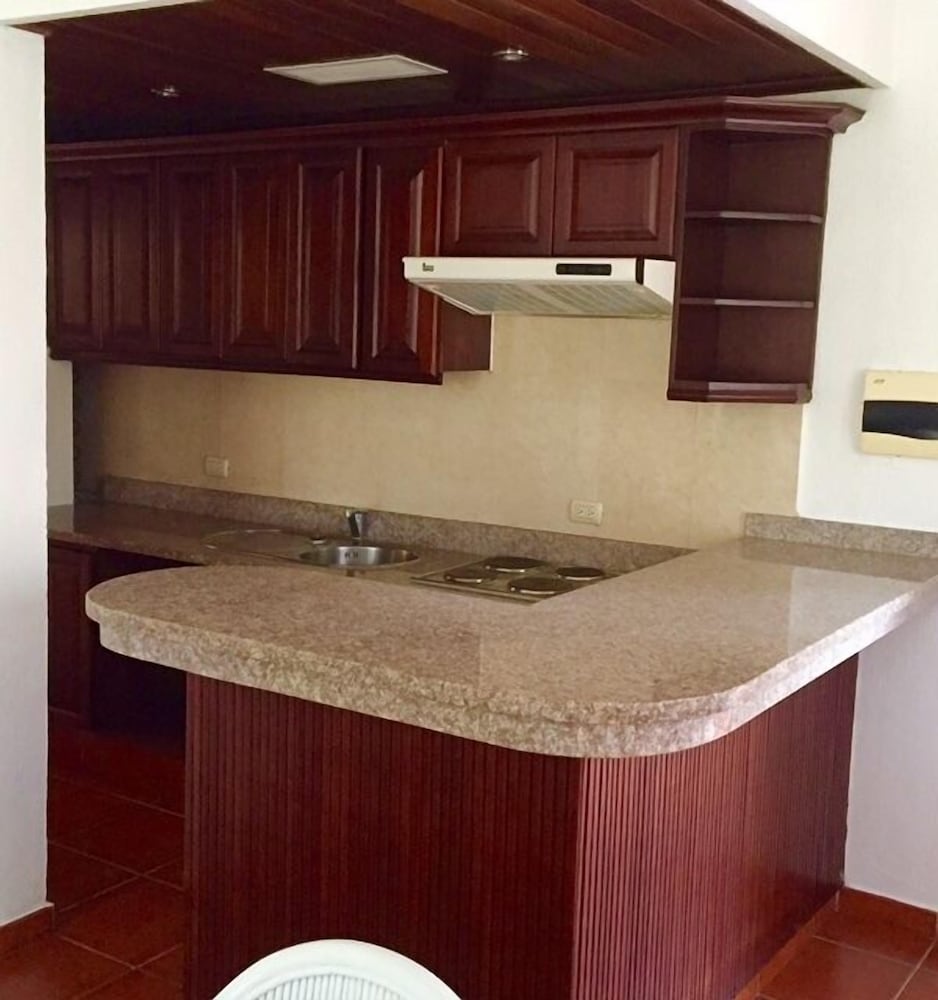 The Golf Suites 37/37