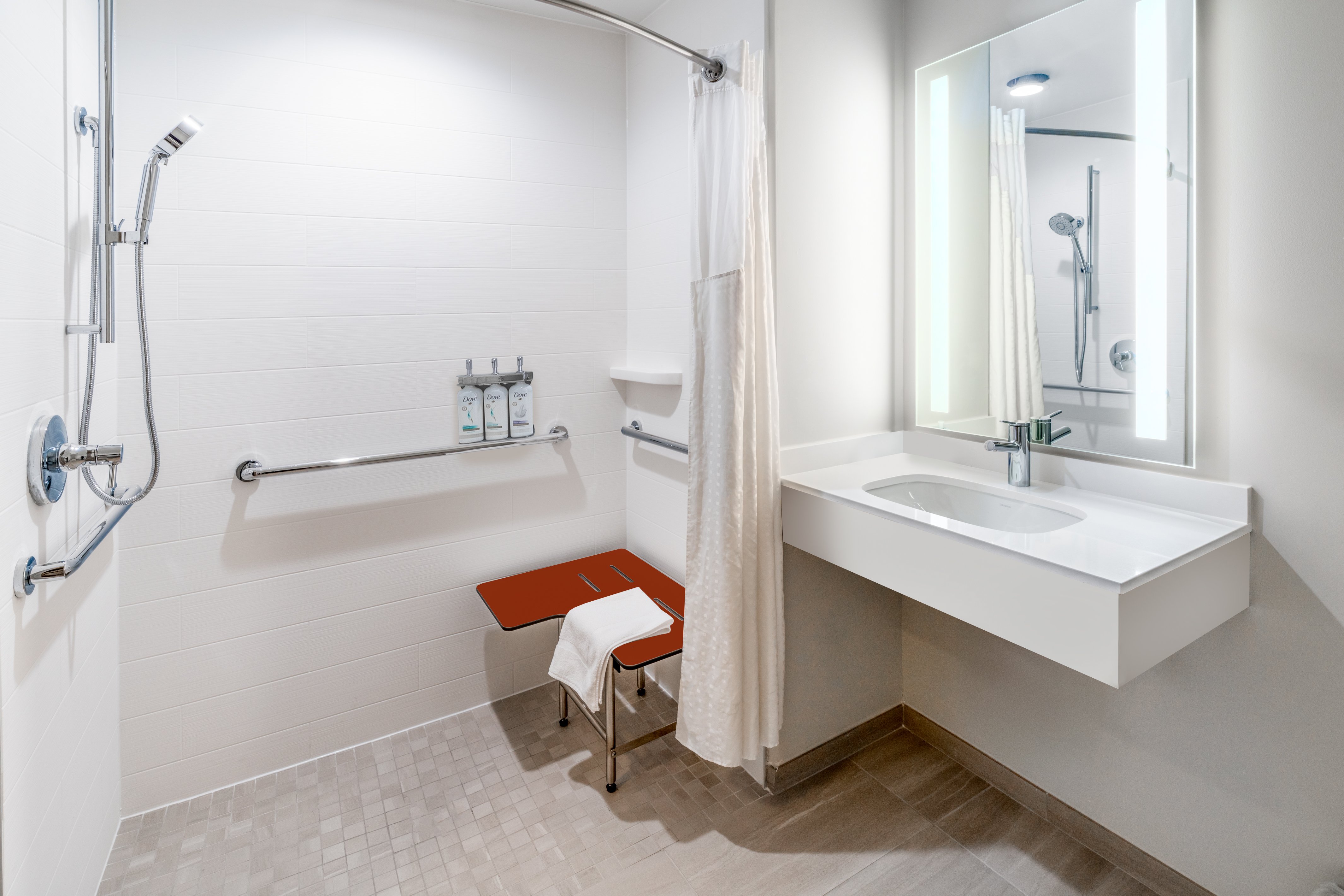 Holiday Inn Express Hotel Suites New Iberia Avery Island 80/80
